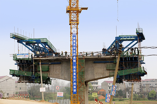 公司昌赣客专项目部施工的悬臂浇筑连续梁首件工程在标段内率先通过