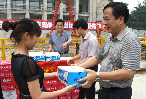 首頁 新聞速遞25日,青島地鐵指揮部副指揮長王永亮,青島地鐵公司副總