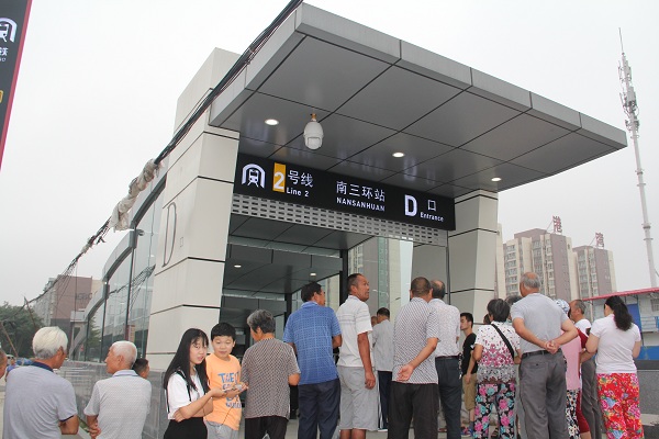 郑州地铁2号线正式迎来市民试乘